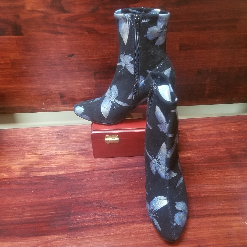 Cecilia Fredda Butterfly Booties NWOT